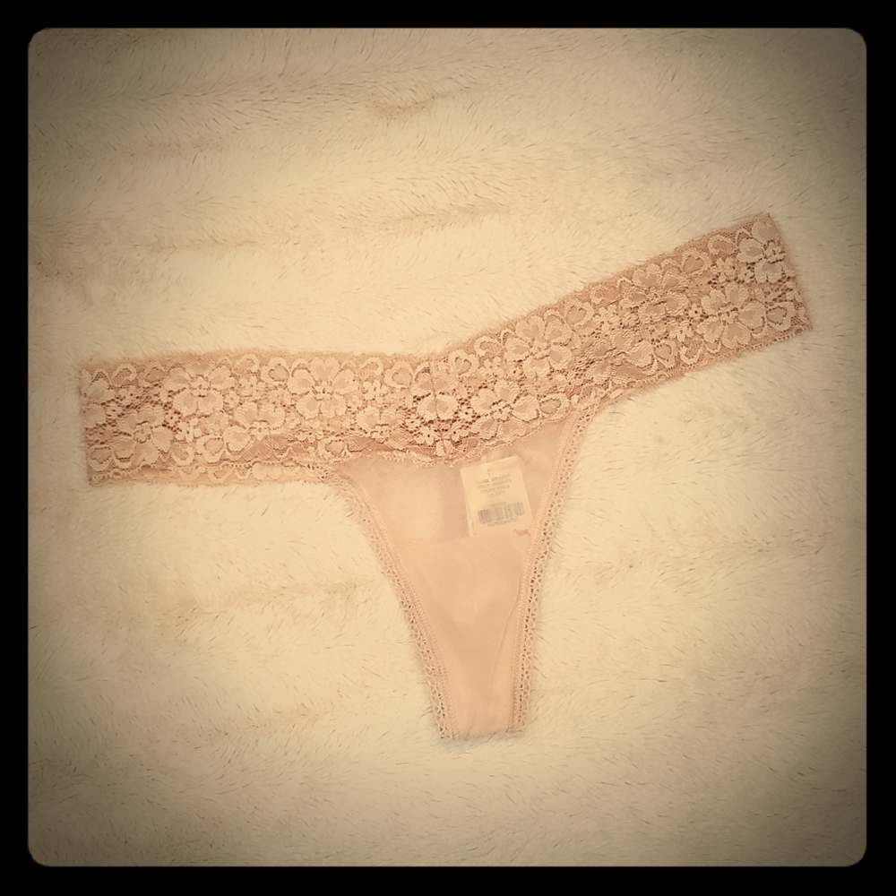 NEW w/tags Medium VS Pink Lace top Thong